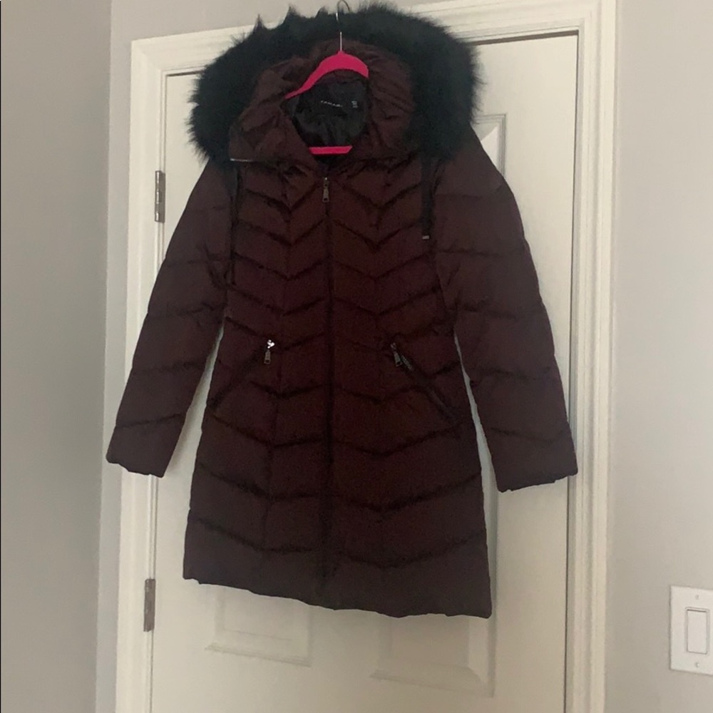 New tahari coat jacket size small burgundy color